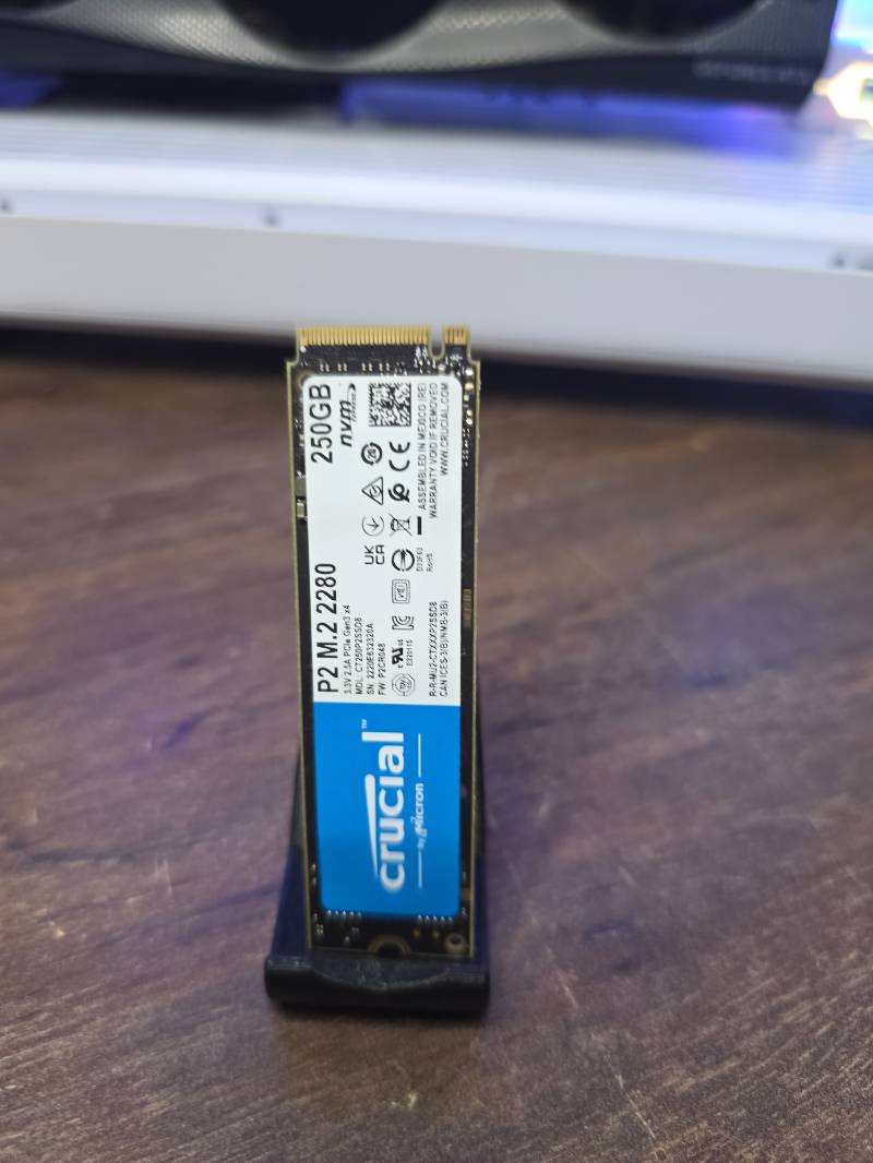 250GB SSD Crucial P2, M.2 2280, PCIe NVMe, Leitura 2100 MB/s, Gravacao 1150MB/s