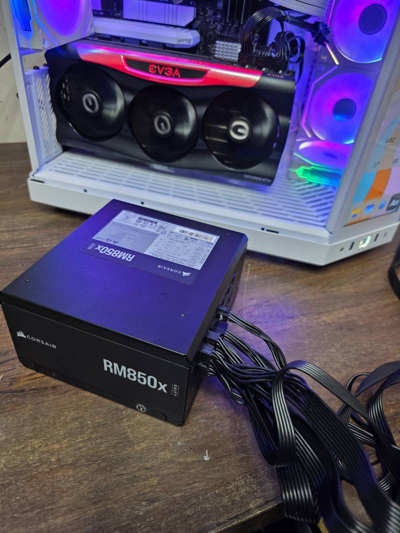 850W Fonte Corsair RMx Shift Series RM850x, 80 Plus Gold, Modular