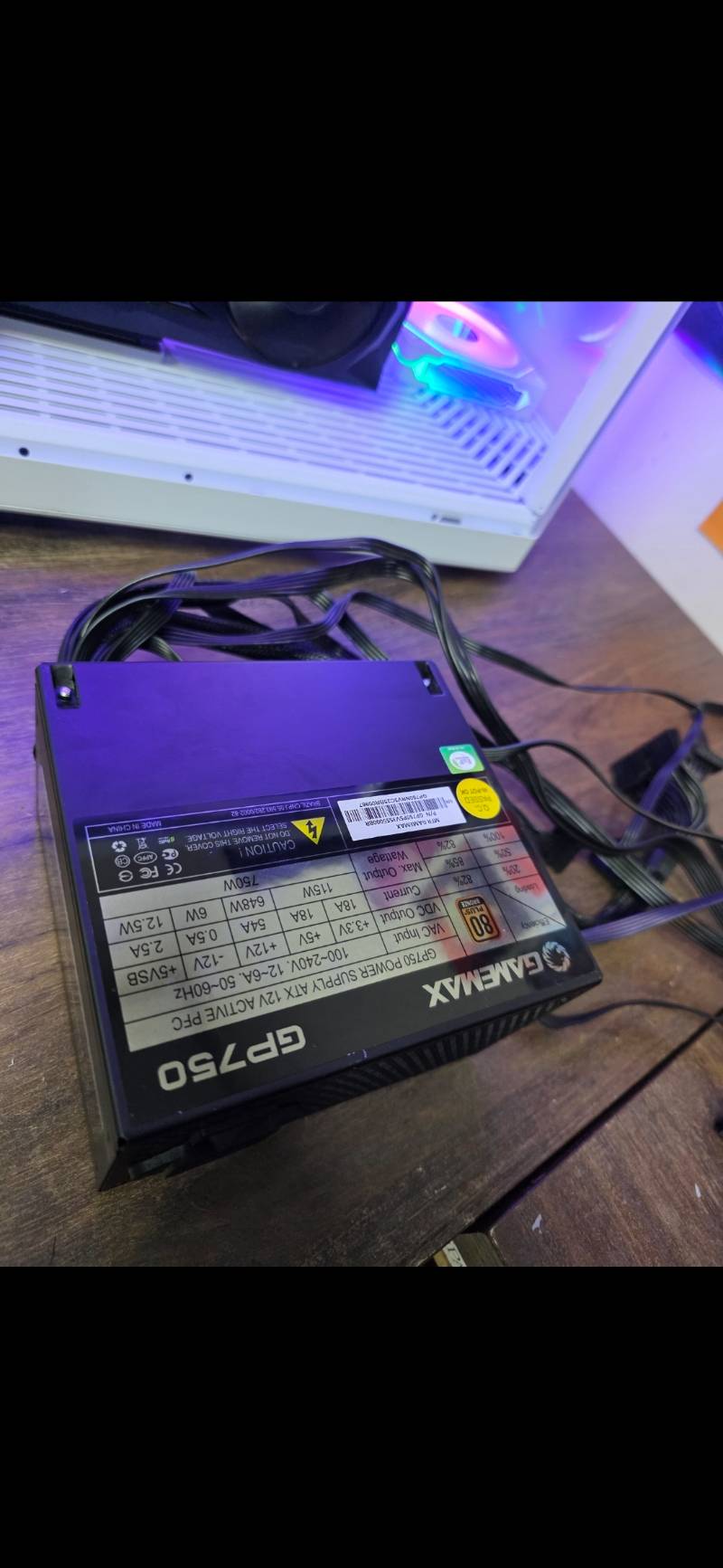 Fonte Gamemax GP750, 750W, 80 Plus Bronze, PFC Ativo, Com Cabo, Preto - GP750