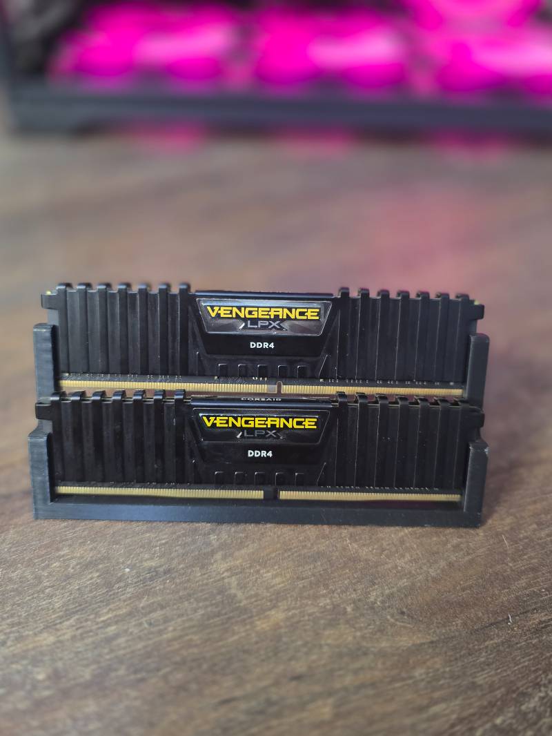 16GB DDR4 (2x8GB) Memória Ram Corsair Vengeance Lpx 8GB DDR4 2400MHz 