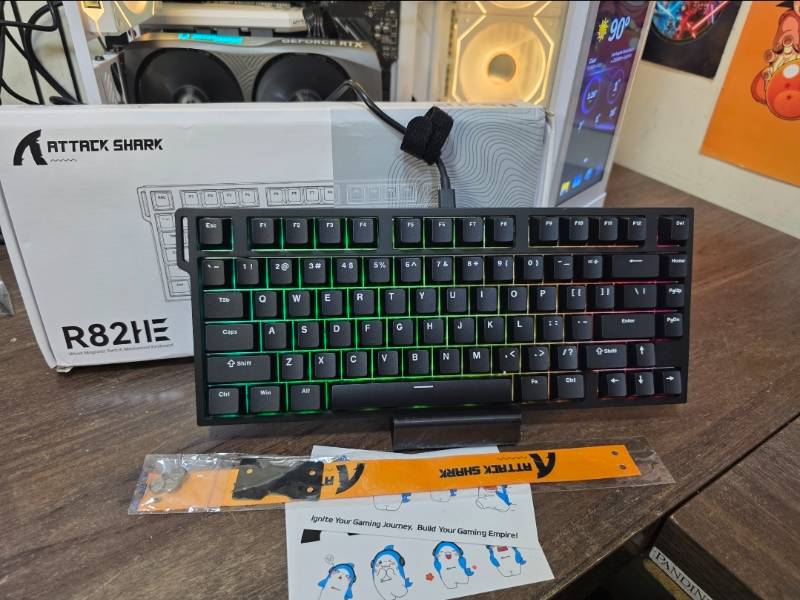 Teclado Magnético Gamer Attack Shark R82HE, Rapid Trigger, 8000Hz, 0.08ms, 75%
