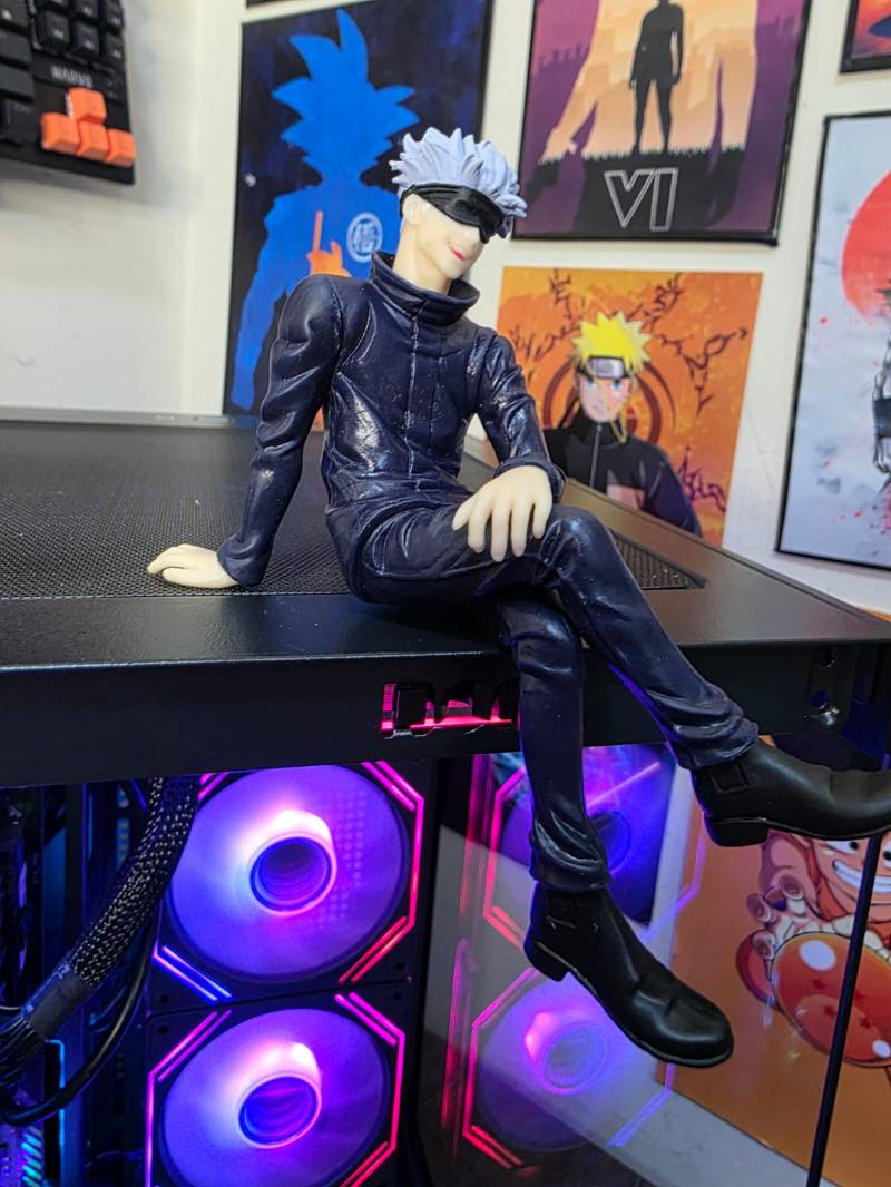 ACTION FIGURE SATORO GOJU SENTADO 13CM - JUJUTSU KAISEN