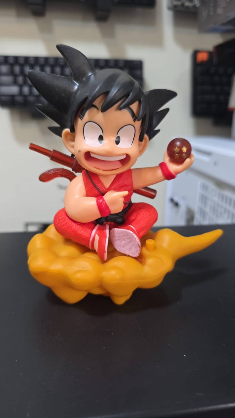 Action Figure Son Goku Nuvem 