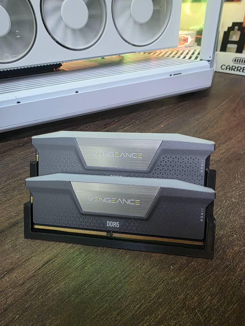 32GB DDR5  (2x16GB) Memória Ram Corsair Vengeance RGB 5200MHz CL40