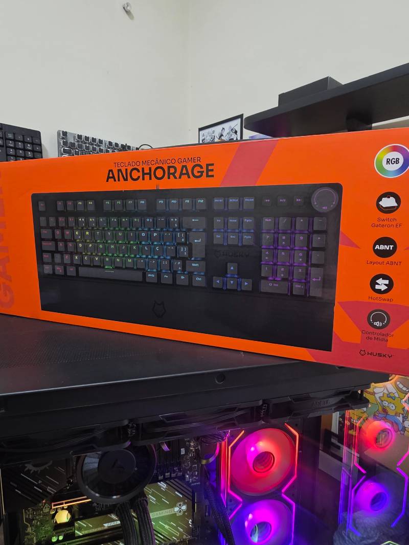 Teclado Mecânico Gamer Husky Anchoraae Full Size. RGB. Switch Gateron EF Brown, ABNT2, Preto - HTG200PTMA
