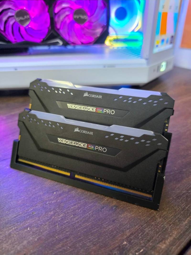 16GB (2x8GB) Memória Corsair Vengeance RGB Pro 8GB, 3200mhz, Ddr4, Cl16, Preto