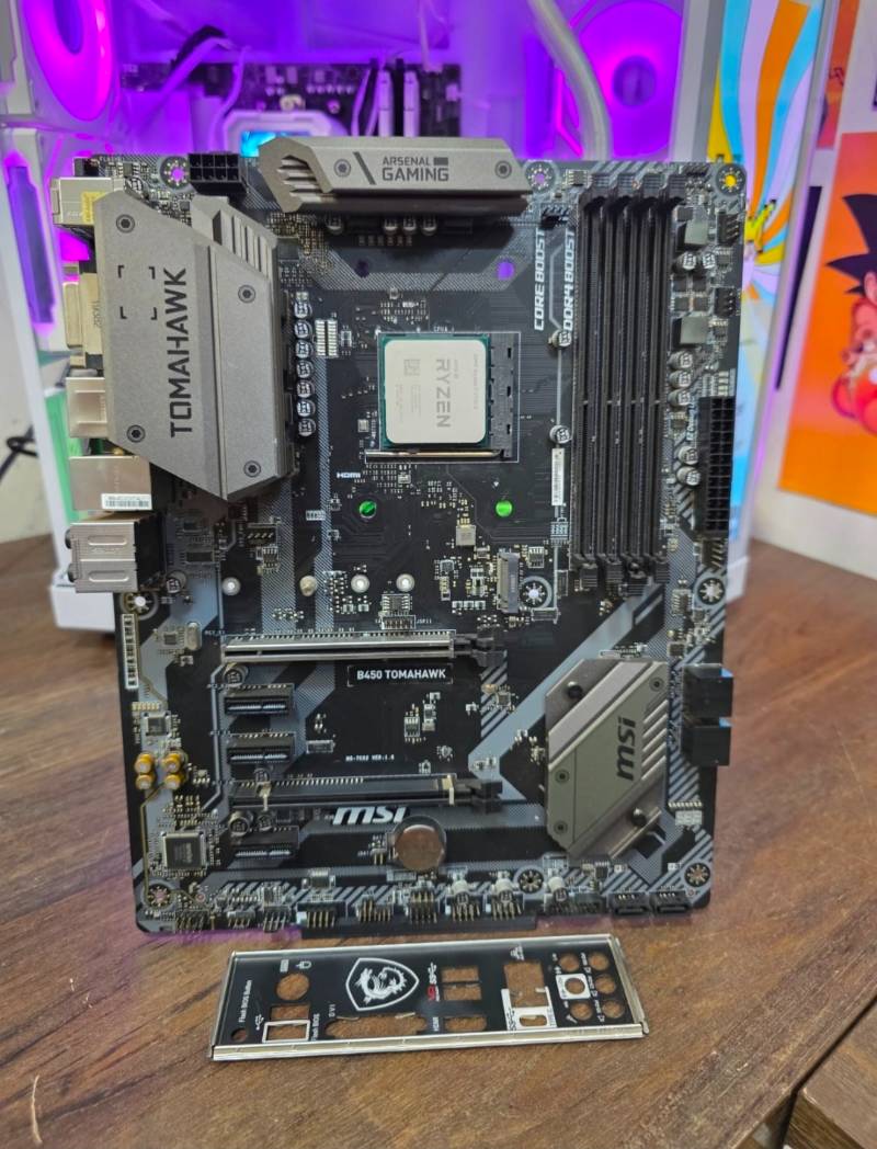 B450 Placa Mãe MSI Tomahawk, Chipset B450, AMD AM4, ATX, DDR4