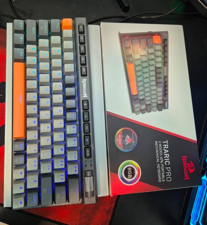 Teclado Gamer Redragon Traric Pro K634GG RGB Switch Red Layout 60% Sem Fio - Cinza