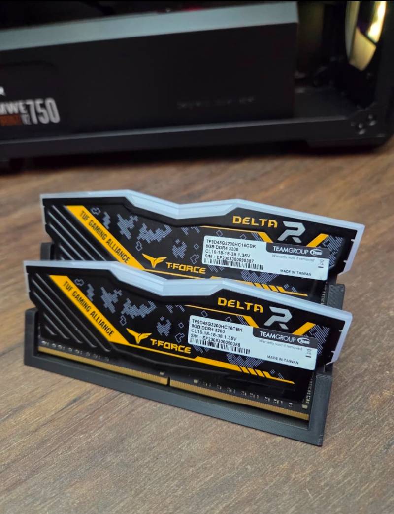 16GB (2x8GB) Memoria Ram DDR4 Team Group T-Force Delta TUF Gaming Alliance, RGB, DDR4, 3200MHz, C16